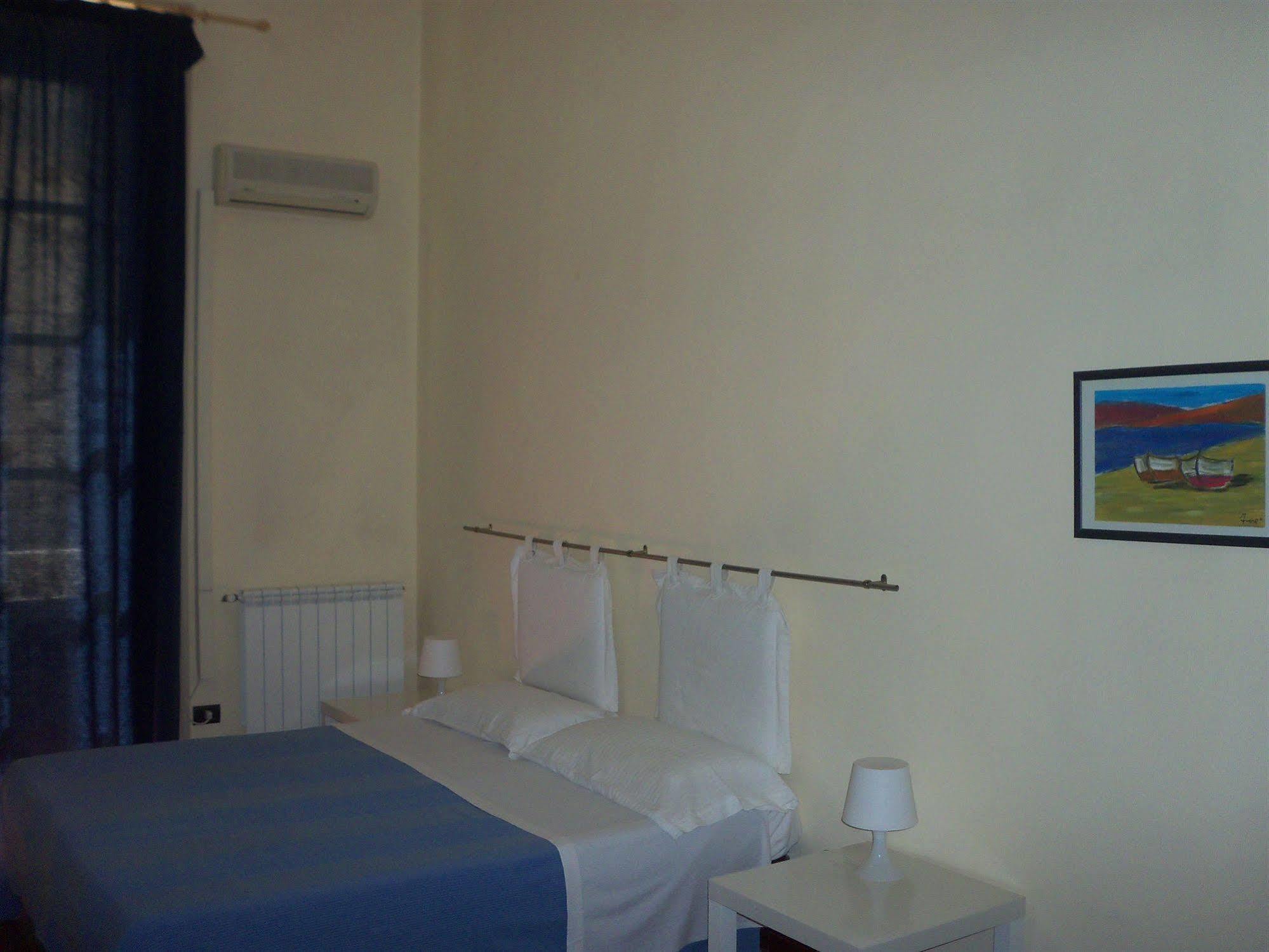 B&B Caravaggio Siracusa 200 Metres From Ortigia Сиракузы Экстерьер фото